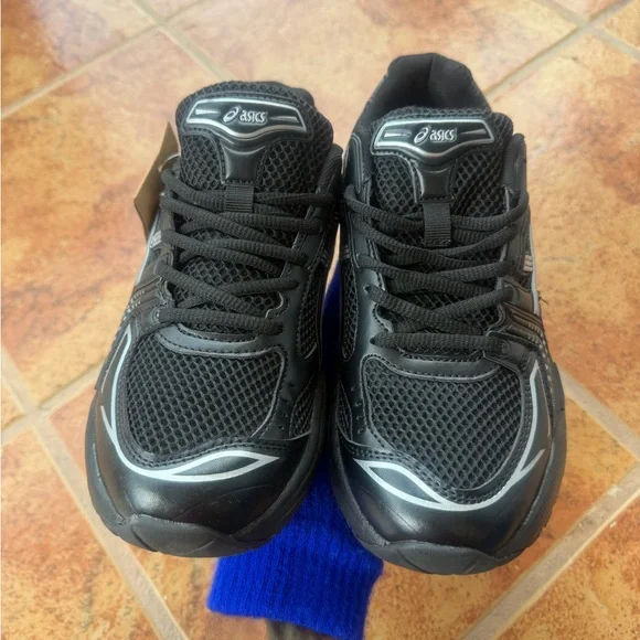 Size 8 Men’s And 9.5 Women’s -Asics Black and Silver Men's Athletic Sneakers - Picture 2 of 7